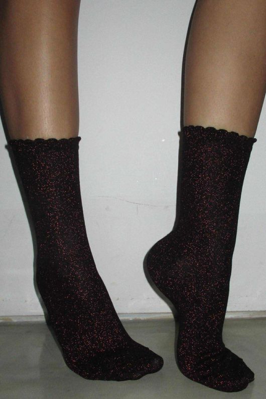 Scalloped Glitter Socks Rouge
